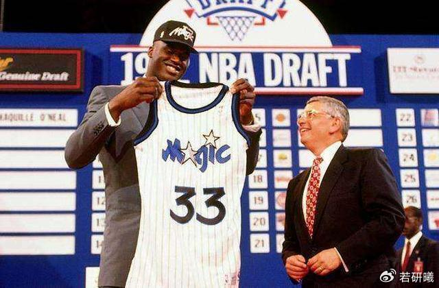 开云体育-“神魔皇佛鲨”同时选秀，谁能成为状元？网友：选一万次都是他|奥尼尔|奥兰多魔术队|蒂姆-邓肯|拉里·伯德|沙奎尔-奥尼尔_新浪体育_新浪新闻